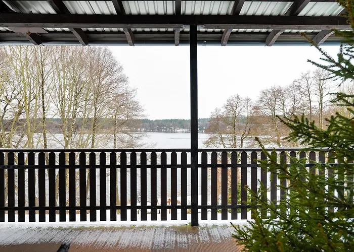 Dom Na Skarpie - Z Kominkiem Semesterbostad Dabrowka (Koscierzyna)