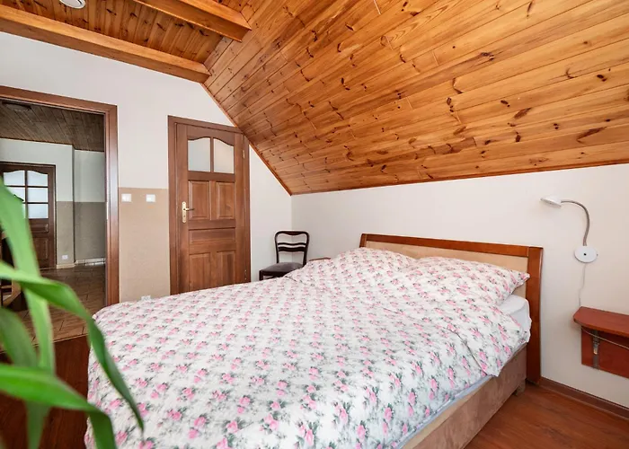 Semesterbostad Dom Na Skarpie - Z Kominkiem