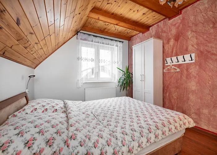 Semesterbostad Dom Na Skarpie - Z Kominkiem Dabrowka (Koscierzyna)